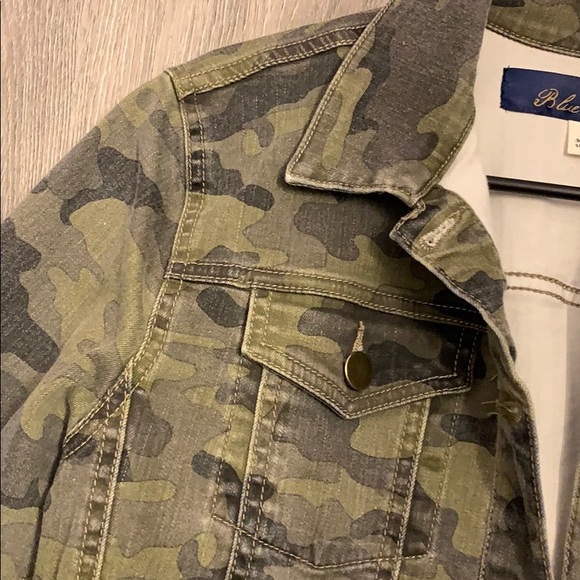 Jacket - Picture 2 of 3